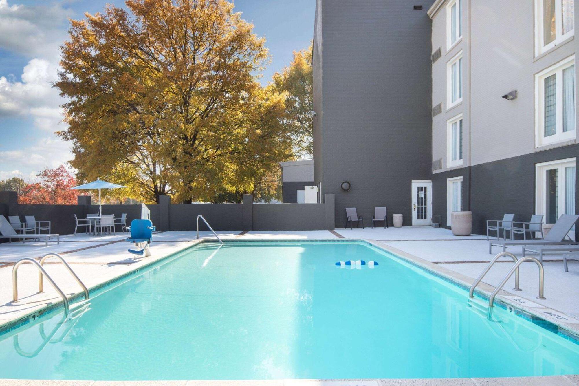 La Quinta By Wyndham Atlanta Airport South Hotel College Park Екстериор снимка